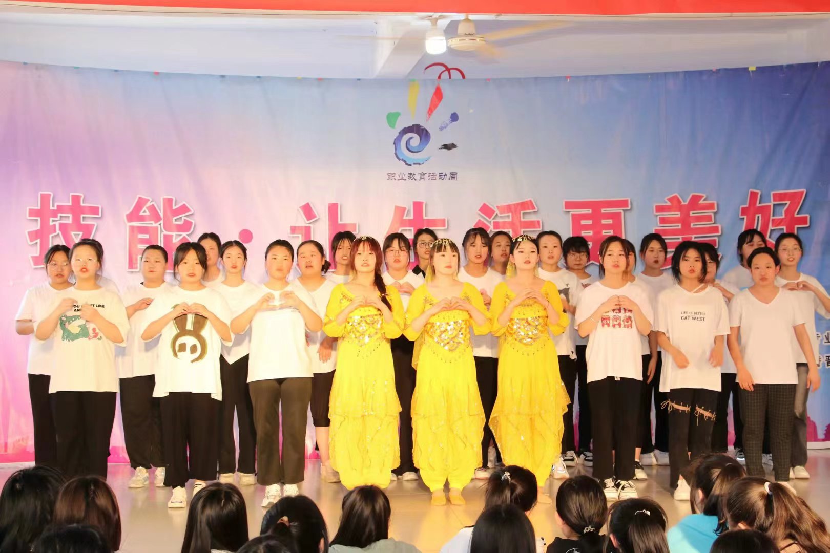 大合唱《明天会更好》.jpg